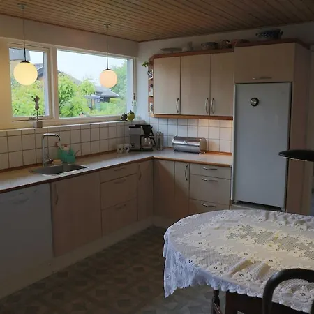 Villa Hjemlig Idyl Naer Og By