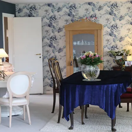 Villa Hjemlig Idyl Naer Og By