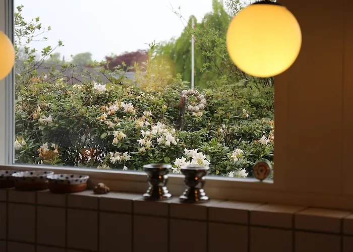 Villa Hjemlig Idyl Naer Og By