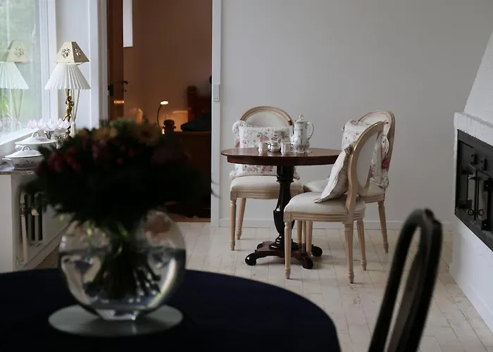 Villa Hjemlig Idyl Naer Og By *