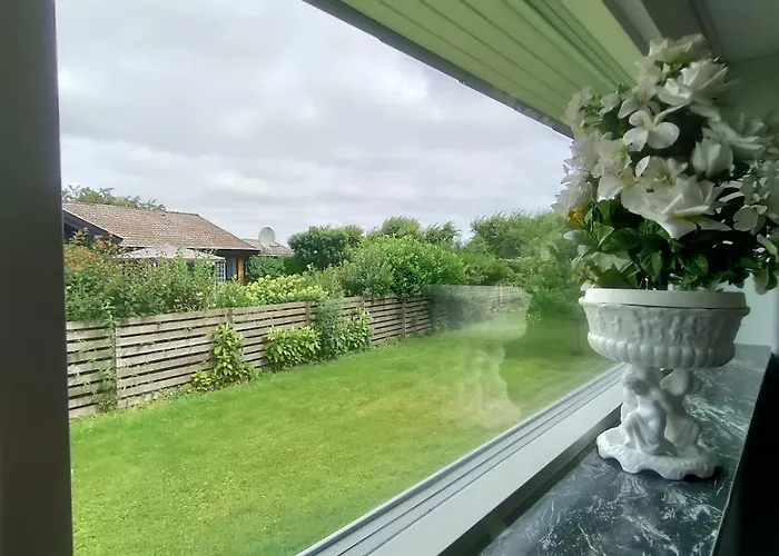 Hjemlig Idyl Naer Og By *